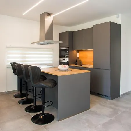 Linett Apartment